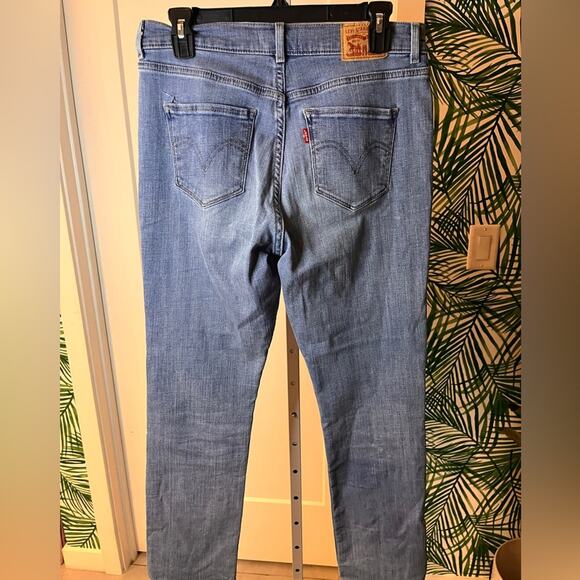 Levi’s Women’s Classic Straight Jeans Light Wash 6 - Picture 3 of 9